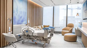 Standard-Patientenzimmer im Acıbadem Ataşehir Krankenhaus
