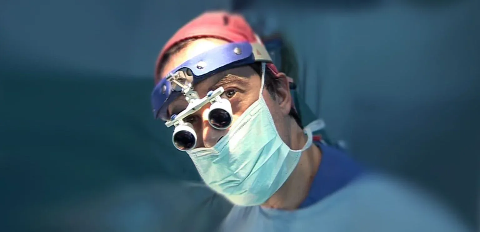 Prof. Dr. Ferit Demirkan performing rhinoplasty